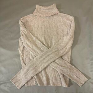 Brandy Melville Cream Long Sleeve Tee